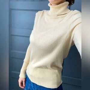 Merona Long Sleeve Turtleneck in Cream | Medium